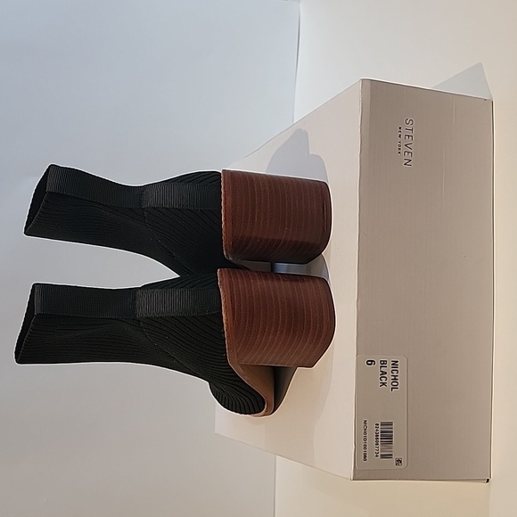 Steven Madden  Knit Booties Black Sz:6 - Picture 10 of 12